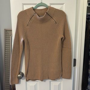 Banana Republic Sweater - M